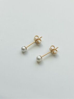 On Sale Elegant 14K Gold Filled Pearl Stud Earrings - White Pearl Earrings